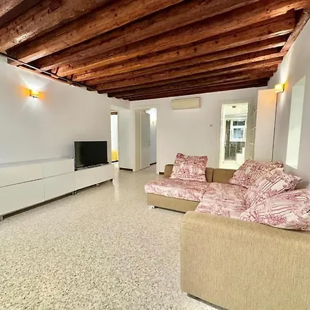 公寓 Dimora Spezier 4791 *